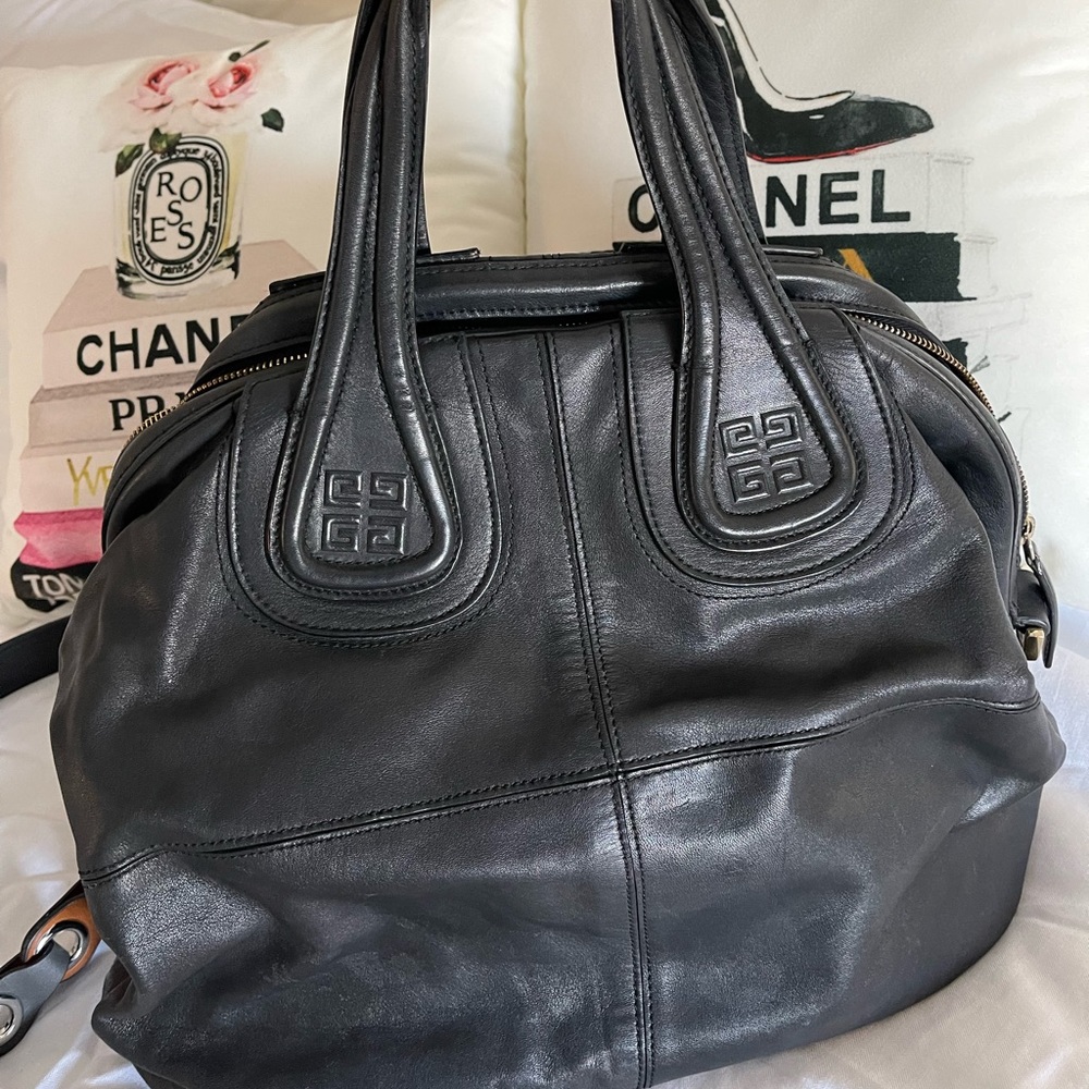 Givenchy Nightengale Medium Black leather Excellent condition